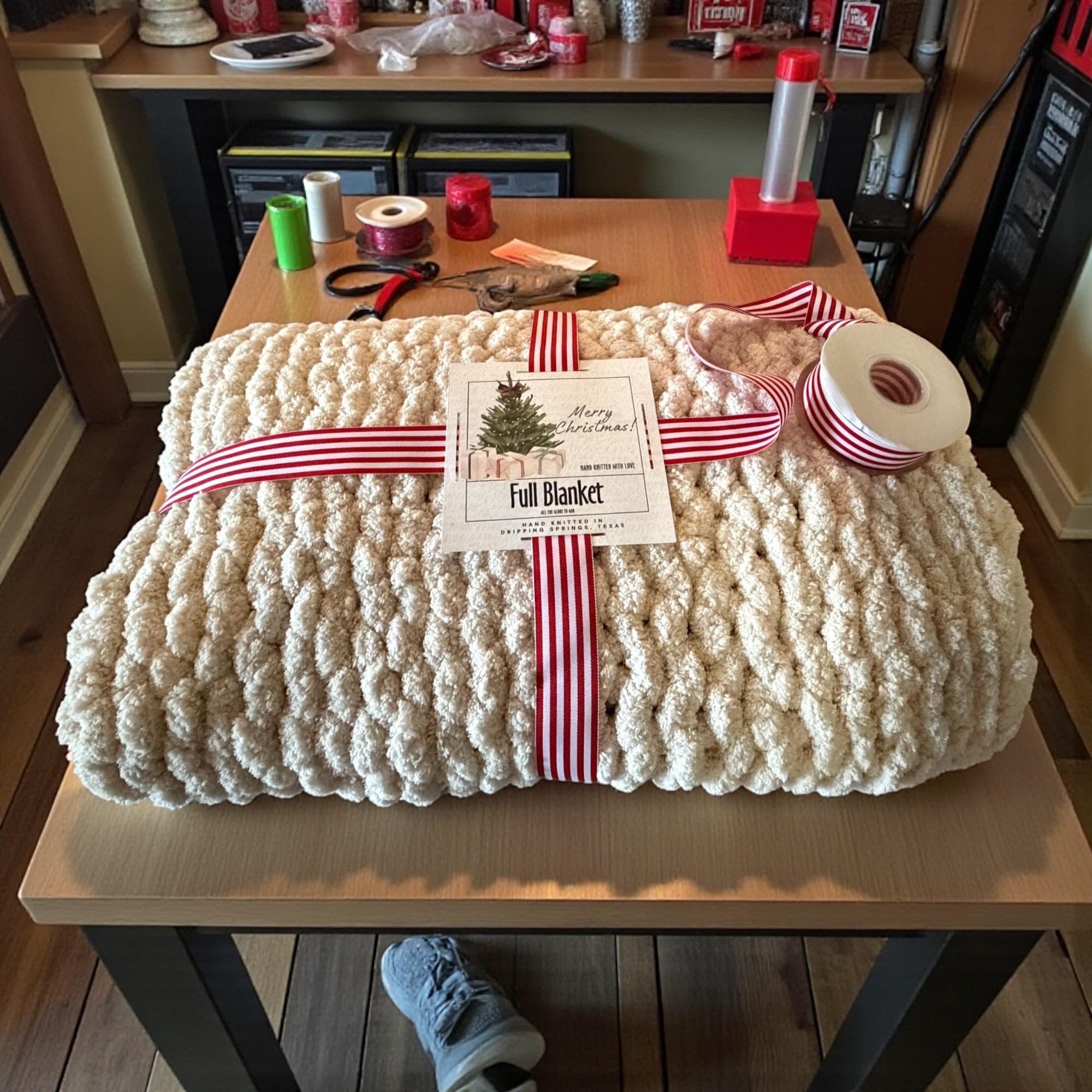 Custom Chunky Knit Dog Blanket, Soft Chenille Pet Bed, Washable Puppy Crate Liner, Hand Knitted Cat Mat, Boho Pet Gift, Pick Your Color