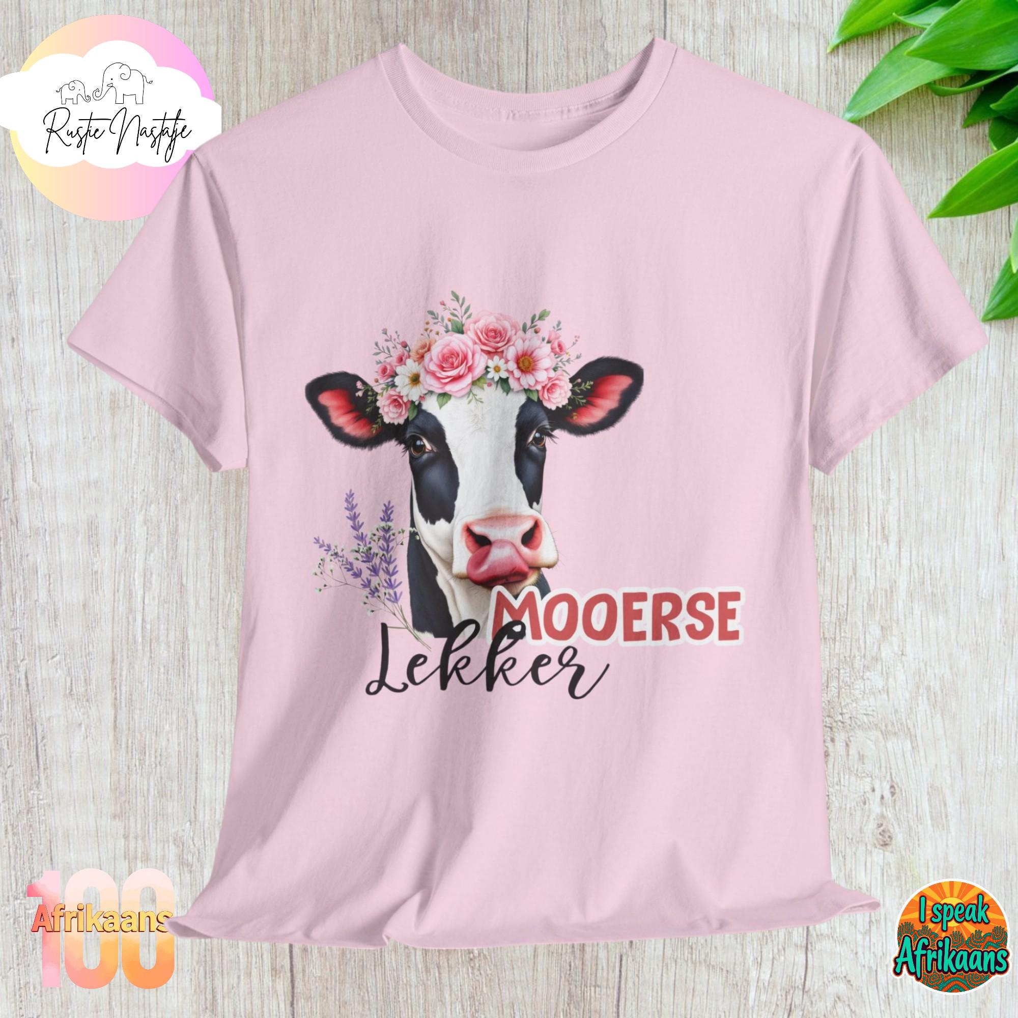 Mooerse Lekker Cow T-Shirt: Afrikaans Floral Farm Tee