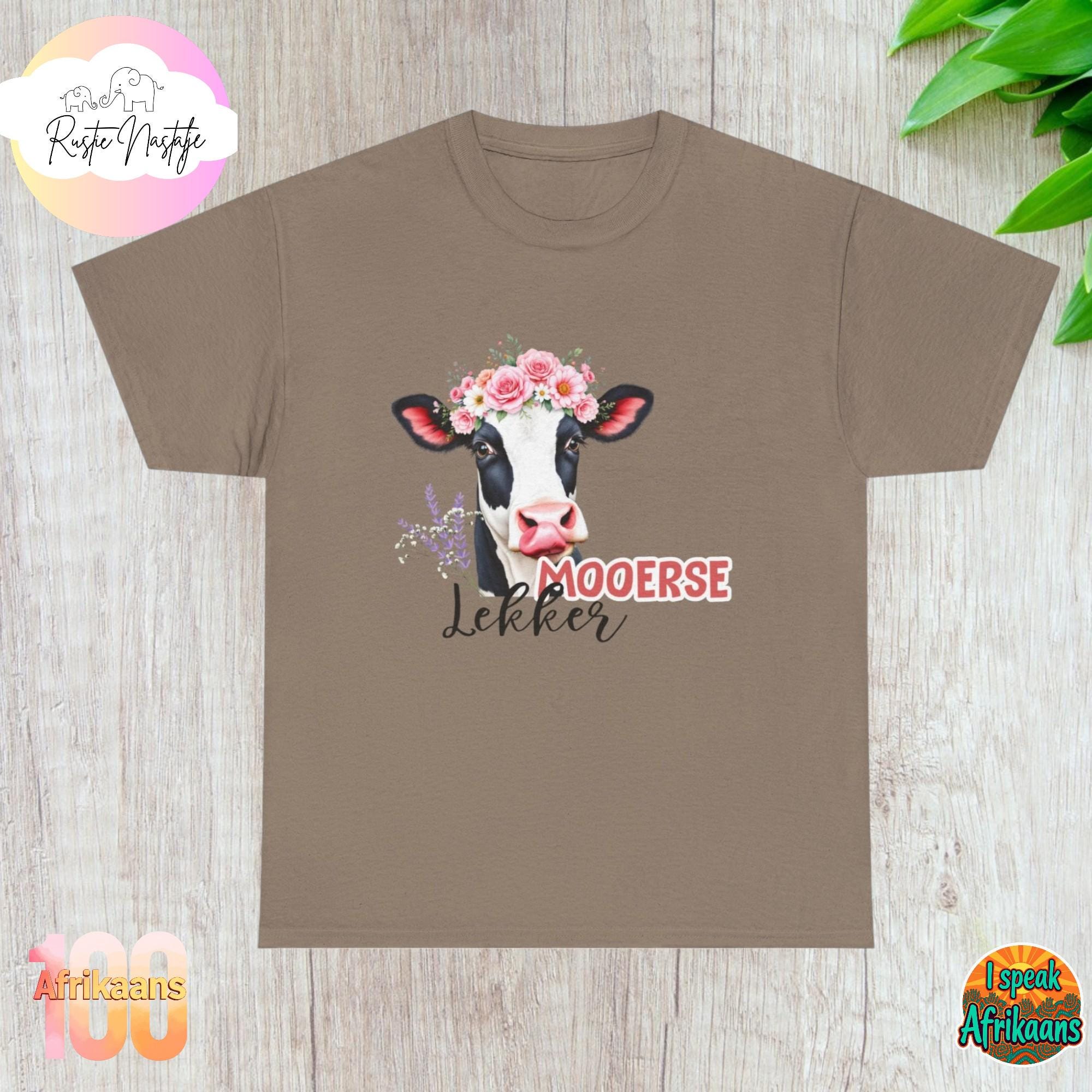 Mooerse Lekker Cow T-Shirt: Afrikaans Floral Farm Tee